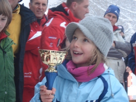 La joie de remettre la coupe