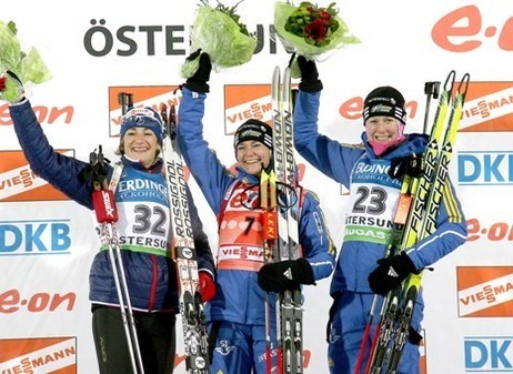 Podium011210cm027_462x337