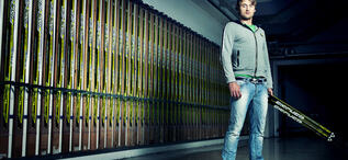 PETTER NORTHUG har skidor så det räcker. Nu har han skickat tillbaka 35 par till Fischer. Foto: FISCHER SPORTS/ZOOM.AT bergermarkus.com Petter Northug (NOR) at FISCHER Headquarter in Ried im Innkreis, Austria.