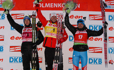 podium050212al107