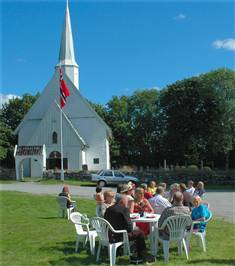 Hobøl kirke - veikirke, Fotograf: Bjørn Solberg, Copyright: -