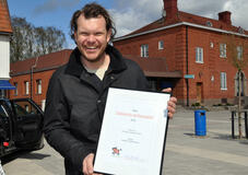 THOBIAS FREDRIKSSON överraskades och utnämndes till ambassadör för Värmland i helgen. Foto: ERIK WICKSTRÖM