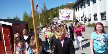  17 Mai[ 1]  