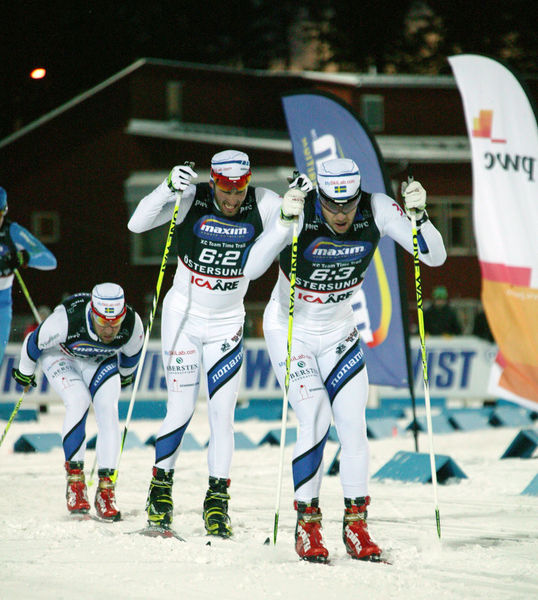 HELSINGE SKI TEAM var med bland dom tre första hela vägen. Fredrik Byström var pigg, Lars Ljung och Anders Högberg verkar slita hårdare. Foto: MARCELA HAVLOVA