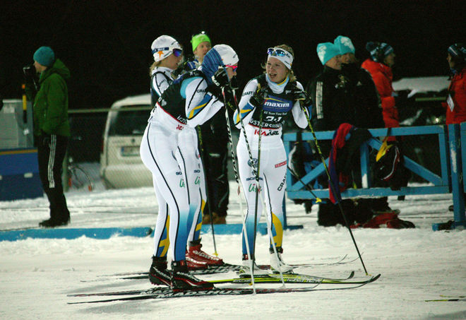 DOM UNGA TJEJERNA i Ski Team Sweden pustar ut, fr v: Hedda Bångman, Johanna Meyer och Evelina Settlin. Foto: MARCELA HAVLOVA