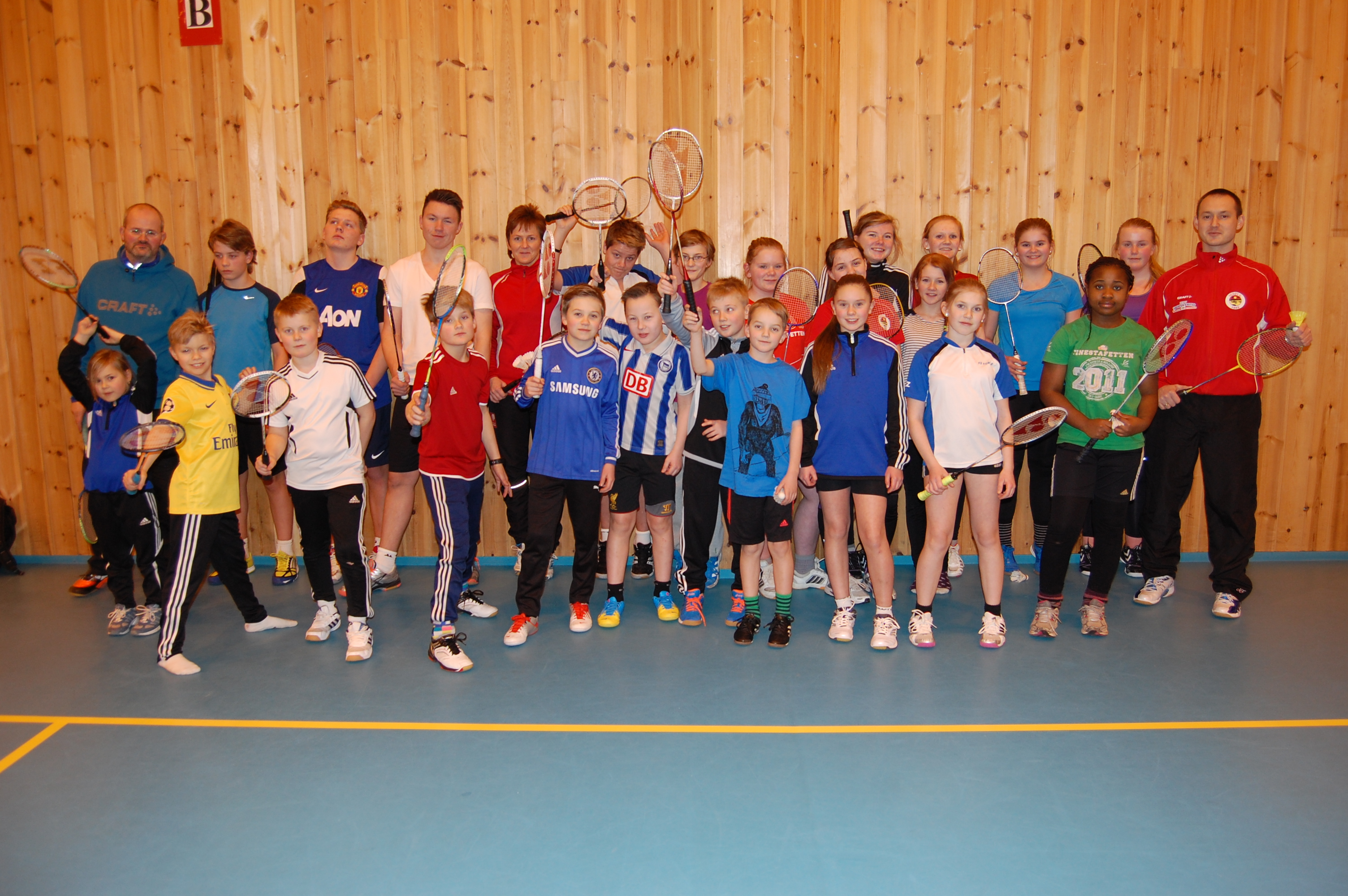 Badmintonturnering_Heroyhallen_hele_gruppa