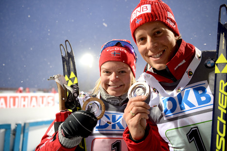 29.11.2015, Oestersund, Sweden (SWE):Kaia Woeien Nicolaisen (NOR), Lars Helge Birkeland (NOR) - IBU world cup biathlon, single mixed relay, Oestersund (SWE). www.nordicfocus.com. © Tumashov/NordicFocus. Every downloaded picture is fee-liable. NordicFocus 29.11.2015, Oestersund, Sweden (SWE):Kaia Woeien Nicolaisen (NOR), Lars Helge Birkeland (NOR) - IBU world cup biathlon, single mixed relay, Oestersund (SWE). www.nordicfocus.com. © Tumashov/NordicFocus. Every downloaded picture is fee-liable.