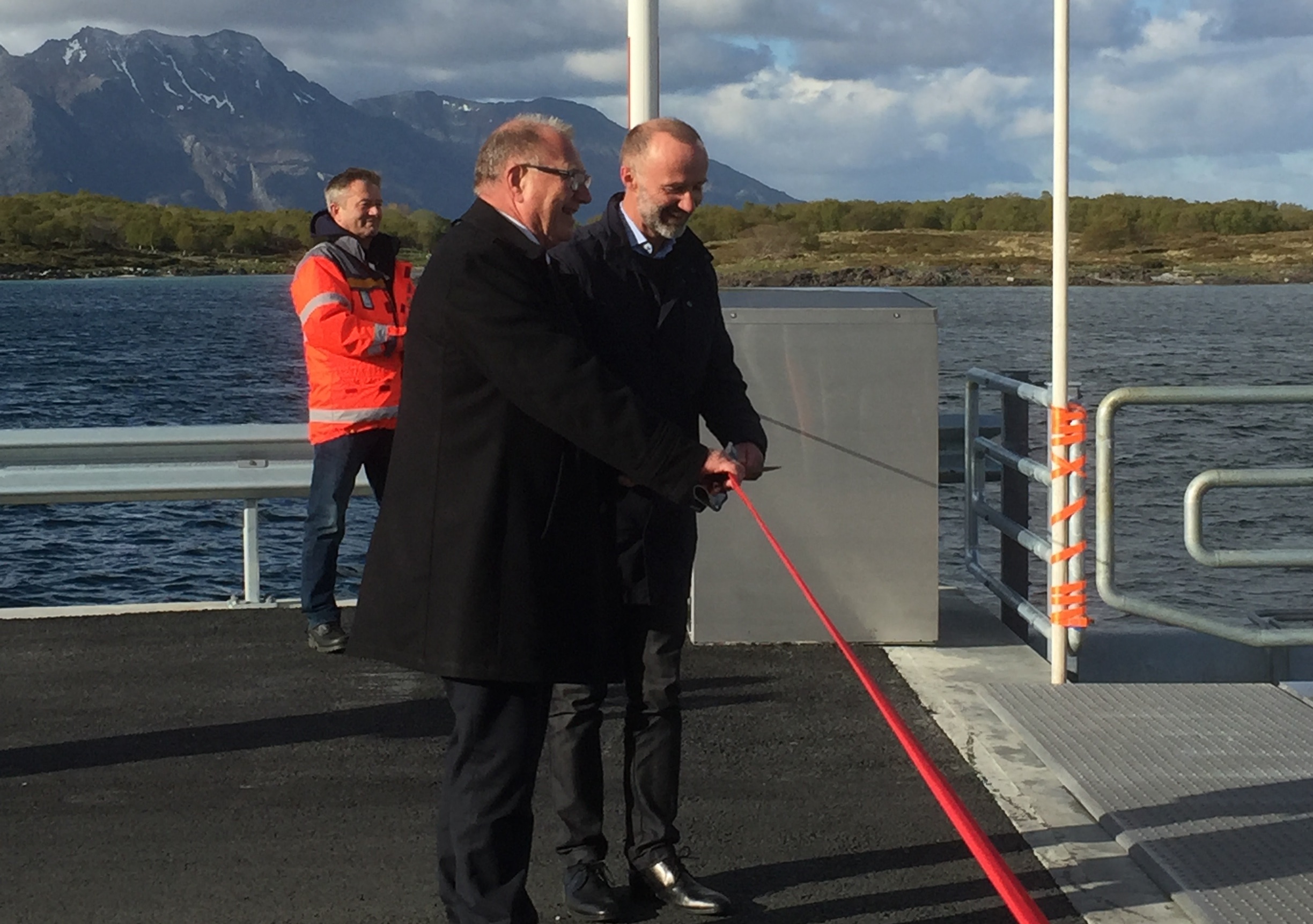 Samferdselsråden klipper snora_bred