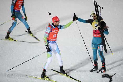 NordicFocus 03.12.2017, Oestersund, Sweden, (SWE):Jakov Fak (SLO), Martin Fourcade (FRA) - IBU world cup biathlon, pursuit men, Oestersund (SWE). www.nordicfocus.com. © Tumashov/NordicFocus. Every downloaded picture is fee-liable.