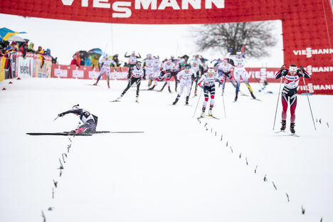 NordicFocus 04.01.2018, Oberstdorf, Germany (GER):Heidi Weng (NOR), Ingvild Flugstad Oestberg (NOR), Maiken Caspersen Falla (NOR), (l-r) - FIS world cup cross-country, tour de ski, mass women, Oberstdorf (GER). www.nordicfocus.com. © Modica/NordicFocus. Every down