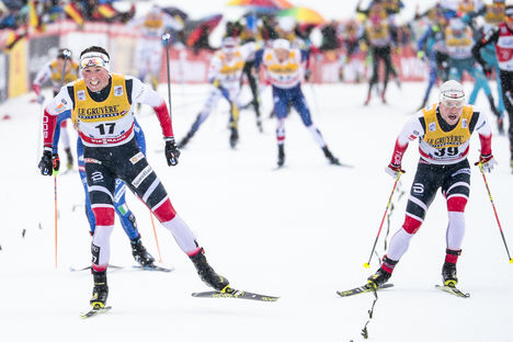 NordicFocus 04.01.2018, Oberstdorf, Germany (GER):Emil Iversen (NOR), Sindre Bjoernestad Skar (NOR), (l-r) - FIS world cup cross-country, tour de ski, mass men, Oberstdorf (GER). www.nordicfocus.com. © Modica/NordicFocus. Every downloaded picture is fee-liable.