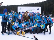 NordicFocus 02.12.2018, Pokljuka, Slovenia (SLO):Justine Braisaz (FRA), Simon Desthieux (FRA), Anais Bescond (FRA), Martin Fourcade (FRA), (l-r) - IBU world cup biathlon, relay mixed, Pokljuka (SLO). www.nordicfocus.com. © Manzoni/NordicFocus. Every downloaded pict