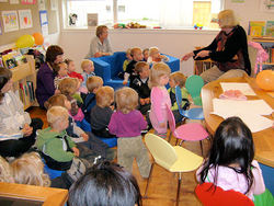 Innsitting av sittebingen i Dyrøy folkebibliotek Innsitting av sittebingen i Dyrøy folkebibliotek