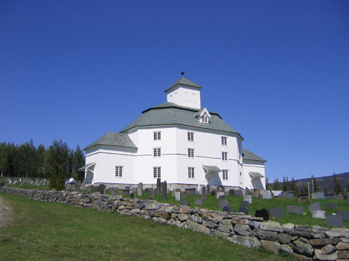 &Aring;mot kirke