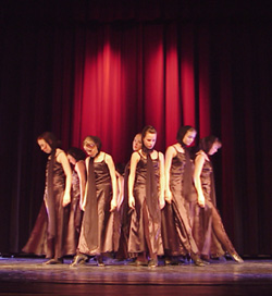 Dansere fra kulturskolen Fra forestillingen Gloria