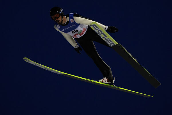 28.11.2010, Kuusamo, Finland (FIN): Emmanuel Chedal (FRA), Fischer - FIS world cup ski jumping, individual HS142, Kuusamo (FIN). www.nordicfocus.com. © Laiho/NordicFocus. Every downloaded picture is fee-liable. an Hoffmann (AUT)