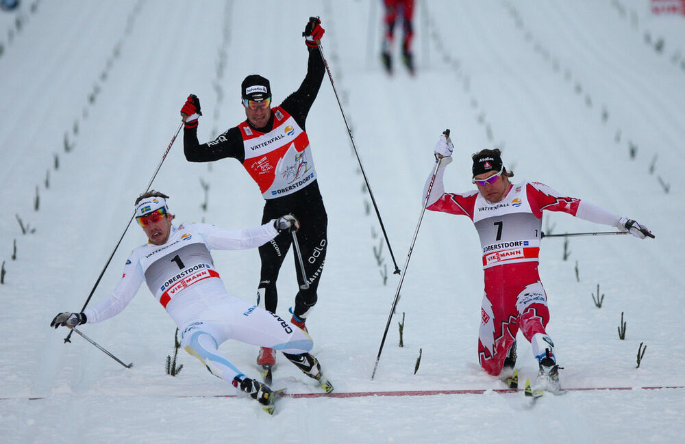 02.01.2011, Oberstdorf, Germany (GER): in the men´s final (l-r) Emil Joensson (SWE), Fischer, Salomon, Craft, Dario Cologna (SUI), Fischer, Rottefella, Alpina, Swix, ODLO, Toko and Devon Kershaw (CAN), Fischer, Salomon, Swix - FIS world cup cross-countr NordicFocus 02.01.2011, Oberstdorf, Germany (GER): in the men´s final (l-r) Emil Joensson (SWE), Fischer, Salomon, Craft, Dario Cologna (SUI), Fischer, Rottefella, Alpina, Swix, ODLO, Toko and Devon Kershaw (CAN), Fischer, Salomon, Swix - FIS world cup cross-countr