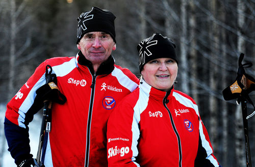 SVEN-ÅKE LUNDBÄCK är utsedd av Norrbottens-Kuriren till tidernas idrottsman i distriktet. Här med frun Lena Carlzon-Lundbäck, som slutade 94:a. Foto: PETER LUNDBÄCK