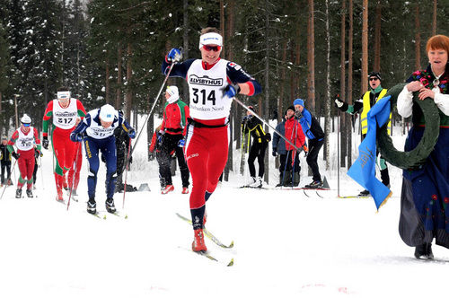 VIKTOR BRÄNNMARK, Bodens SK spurtar in till en knapp seger i Andörjan 2012. Foto: PETER LUNDBÄCK