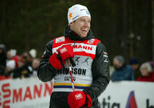 EMIL JÖNSSON fick vara åskådare i Falun i helgen, men på torsdag är han med i världsrekord-försöket på 100 meter på Bislett i Oslo. Rekordet kommer i Guiness rekordbok. Foto: KJELL-ERIK KRISTIANSEN
