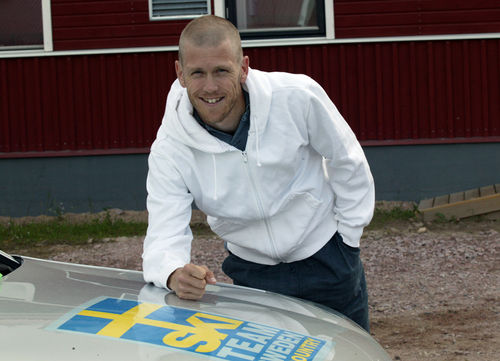 OLA RAWALD har länge hjälpt svenska längdlandslaget. Nu skall han hjälpa norska skidskytte-landslaget. Foto: KJELL-ERIK KRISTIANSEN OLA RAWALD har länge hjälpt svenska längdlandslaget. Nu skall han hjälpa norska skidskytte-landslaget. Foto: KJELL-ERIK KRISTIANSEN