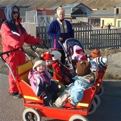 Barnehagen på tur. Foto: Pernille Weis-Fogh