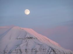 Fullmåne på Svalbard