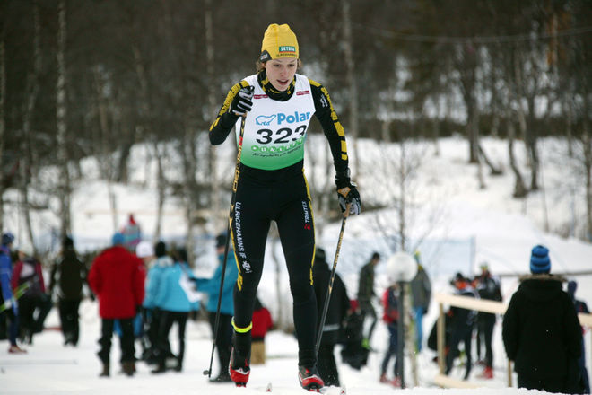 EMILIE CEDERVÄRN, Ulricehamn är en av många starka åkare i D21 i helgens cuptävlingar i Piteå. Foto: MOA MOLANDER KRISTIANSEN