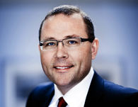 HÅKAN BUSKHE, VD och koncernchef på Försvars- och säkerhetsföretaget Saab, ser fram emot skid-VM i Falun 2015. HÅKAN BUSKHE, VD och koncernchef på Försvars- och säkerhetsföretaget Saab, ser fram emot skid-VM i Falun 2015.