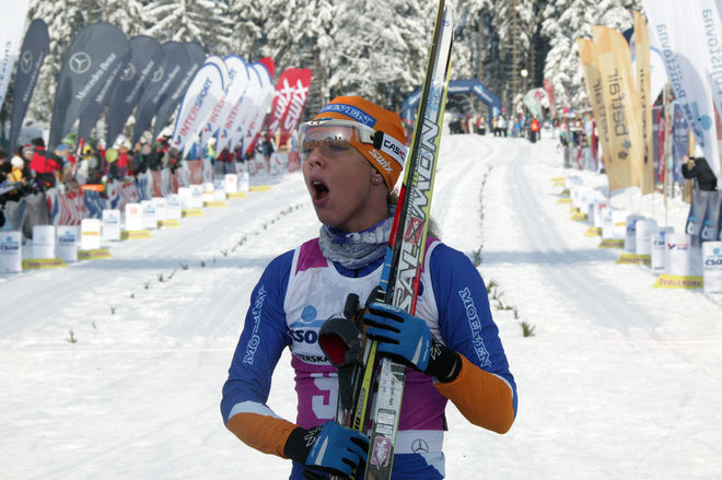 SÅ TRÖTT var Sandra Hansson när hon gick i mål som bästa svenska på en fjärde plats. Foto: MILAN DROBNY