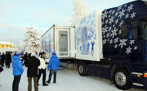 FINLAND är det senaste landet att presentera en ny valla-lastbil. Den kommer att vara på plats vid VM i Val di Fiemme. Foto: FINSKA SKIDFÖRBUNDET
