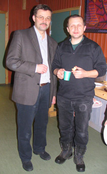 Klemet er leder for fotballgruppa, Nils-Mikal er en av trenerne.