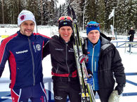 SEGRAREN Martin Holmstrand flankerad av tvåan Andreas Larsson, Intersport och trean Erik Malm, Karlslund. Foto: ARRANGÖREN