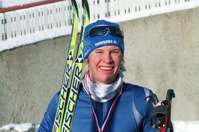 DEN LOVANDE JUNIOREN Nils Persson från ÖSK vann sin bana i en hård spurt. Foto: THORD ERIC NILSSON