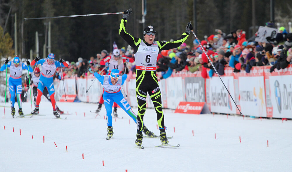 16.12.2012, Canmore, Canada (CAN): Maurice Manificat (FRA), Fischer, Swix, Rottefella, One Way followed by Roland Clara (ITA), Fischer, Swix, Rottefella - FIS world cup cross-country, skiathlon men, Canmore (CAN). www.nordicfocus.com. © Roycroft/NordicF