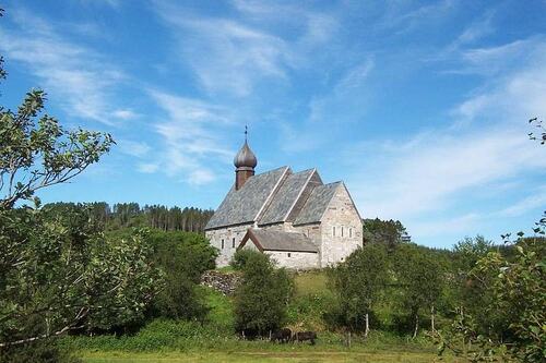 Dønnes kirke