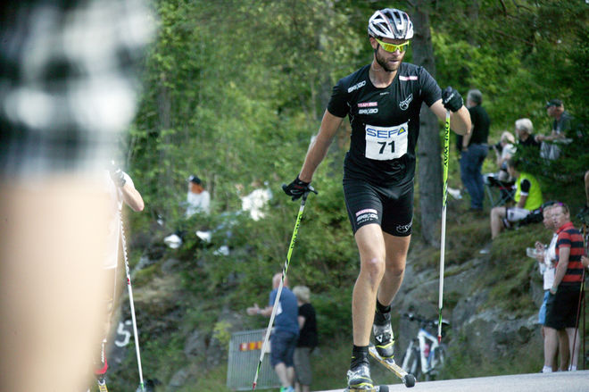 SAMUEL NORLÉN från IK Stern slog Robin Bryntesson med 1 sekund i motbacksracet vid rullskid-SM i Falköping under söndagen! Foto: KJELL-ERIK KRISTIANSEN