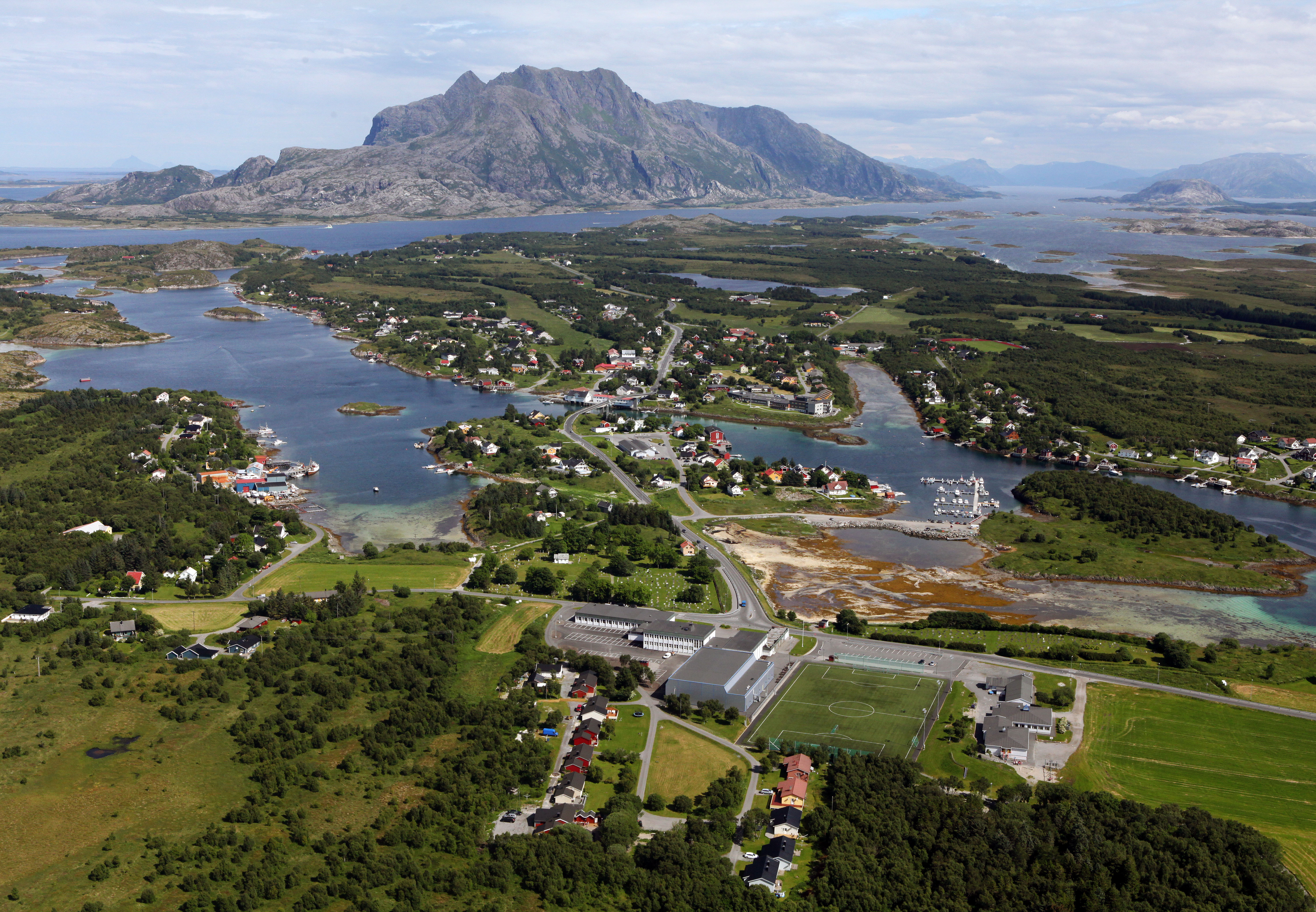 Flyfoto Herøy sentrum Flyfoto Herøy sentrum