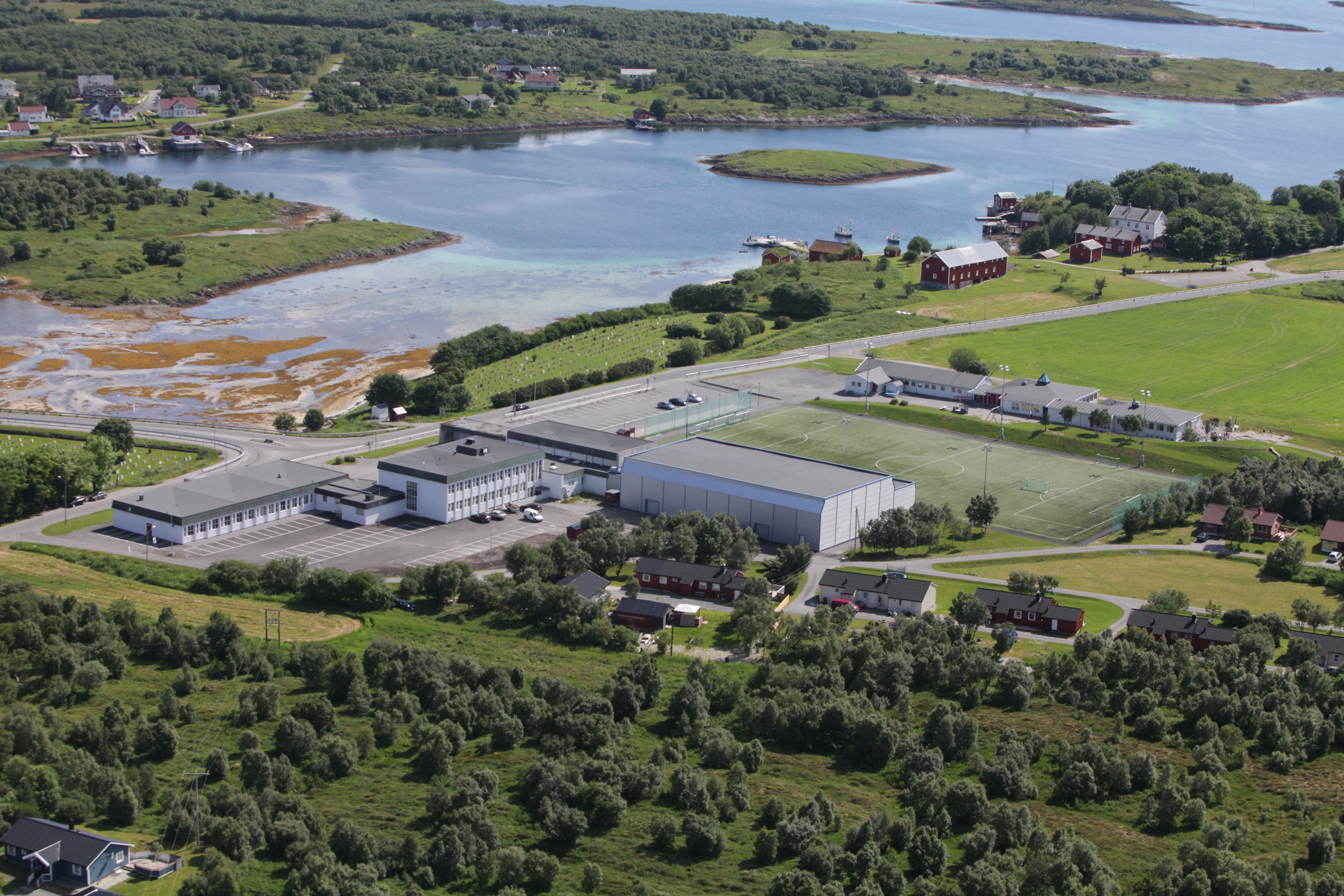 Flyfoto Herøy skole