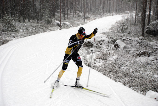DET HÄR SPÅRET vid Snöå skidstadion i Dala-Järna har gjort att Jens Eriksson har kunnat åka skidor på hemmaplan den här veckan. Foto: HANS RUNESON