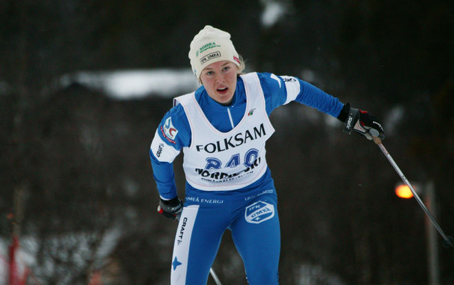 ELINA RÖNNLUND, IFK Umeå var snabbast i prologen i D17-18. Klubbkompisen Jonna Sundling var snabbast i D19-20. Foto: MARCELA HAVLOVA