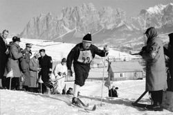 DEN FINSKA OS-tvåan Eero Kohlemainen dog i lördags, 95 år gammal. Här från OS i Cortina 1956, där han var fyra på femmilen. Foto: WIKIPEDIA