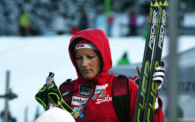 VIBEKE SKOFTERUD lämnar Tour de Ski efter en blygsam 28:e plats efter fyra etapper ifjol.  Nu har hon bestämt att det inte blir några tävlingar den kommande vintern. Foto: MARCELA HAVLOVA/sweski.com
