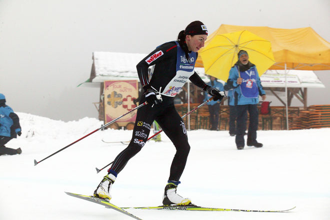 JUSTYNA KOWALCZYK bojkottade Tour de Ski förra säsongen, men hon dök överraskande upp i motionstävlingen "Rampa con i campeoni" på Alpe Cermis. Nu återkommer hon både i Tour de Ski och skid-VM i Falun - och kanske i OS i Korea 2018! Foto: MARCELA HAVLOVA
