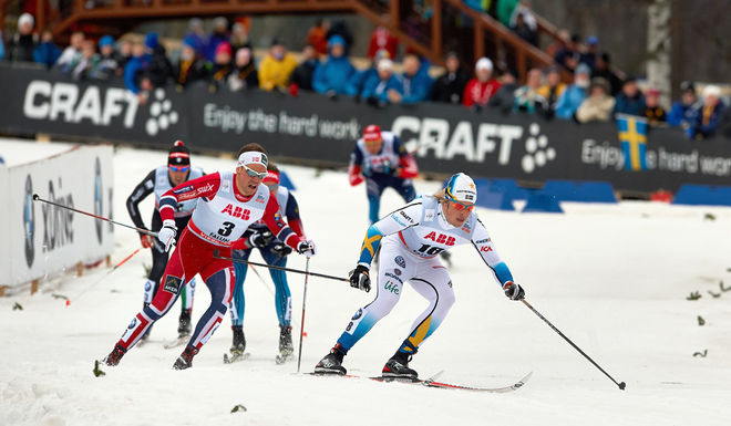 LARS NELSON leder före Pål Golberg i fredagens sprint på Lugnet. Hur går det i lördagens skiathlon-tävling? Foto: NORDIC FOCUS