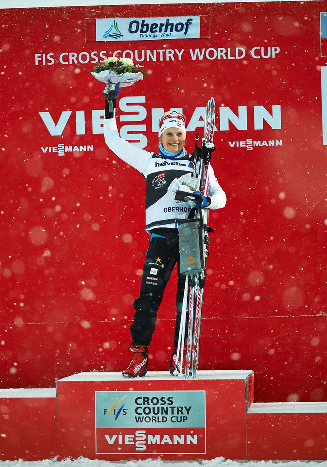 INGEN ÖVER, ingen vid sidan! Hanna Erikson jublar över sin första världscupseger under Tour de Ski i tyska Oberhof! Foto: NORDIC FOCUS