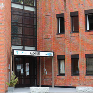 Rådhuset_inngangQ99A6422