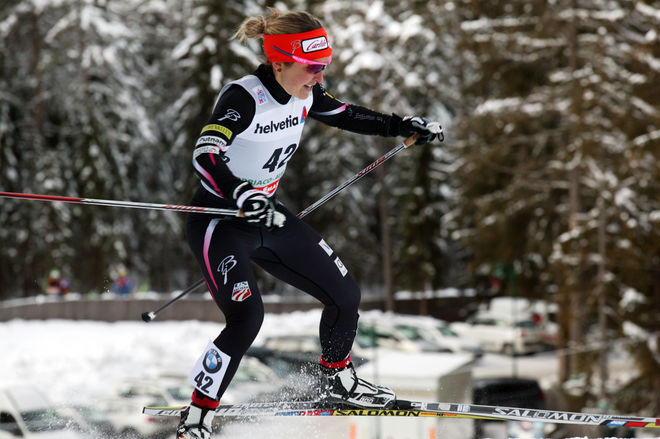 HOLLY BROOKS har i flera år varit fast i det amerikanska damlandslaget. Här från Tour de Ski Toblach-Dobbiaco. Foto: MARCELA HAVLOVA/sweski.com