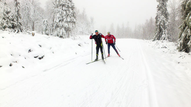 BJÖRN SUNDSTRÖM och Marcus Grate tillbaka efter sjukdom och landslagsläger och på snö i Lycksele! Foto: LYCKSELE SKIDGYMNASIUM
