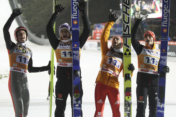 22.11.2014, Klingenthal, Germany (GER): Severin Freund (GER), Fischer , Andreas Wellinger (GER), fluege.de , Markus Eisenbichler (GER), Fischer, Richard Freitag (GER), fluege.de- FIS world cup ski jumping, team HS140, Klingenthal (GER). www.nordicfocus.c NordicFocus